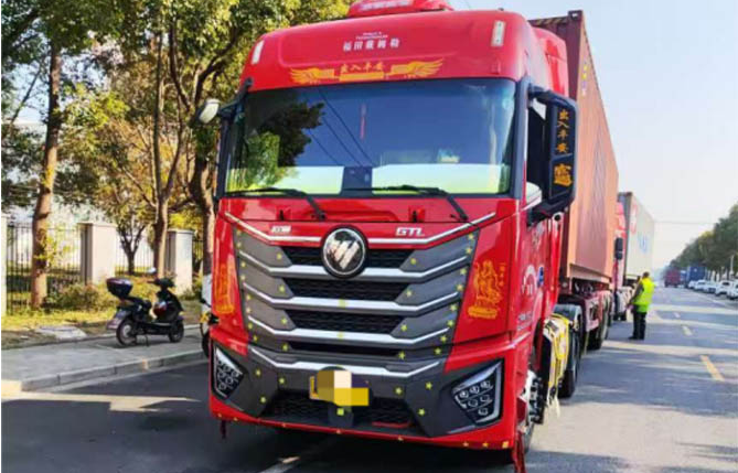 百公里省3L油 年省1.8万！秦师傅与欧曼星翼400重卡赢战港口运输路