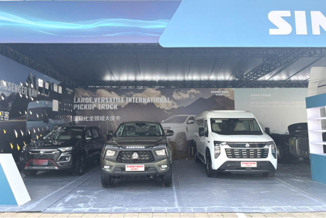 新品首亮相！中国重汽轻型汽车登陆第137届广交会