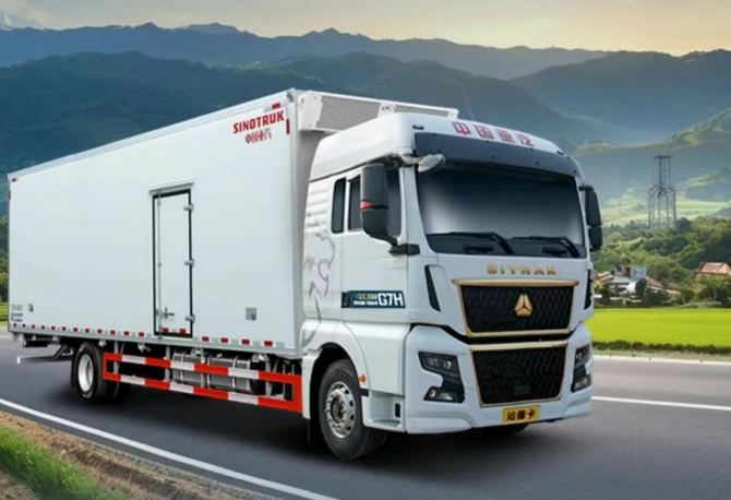 40℃高温暴击？看汕德卡G7H冷藏车如何重新定义“鲜”标准！