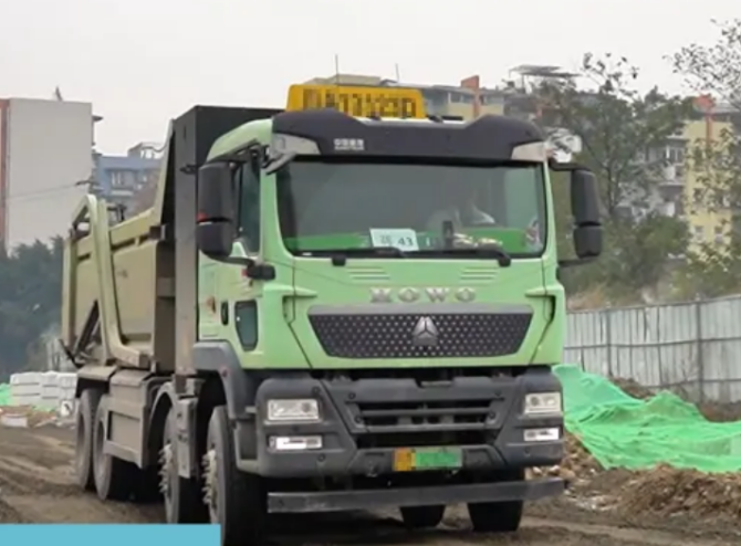 渣运公司心头好：“充电便宜跑得远，豪沃TX新能源自卸车巴适得板！”