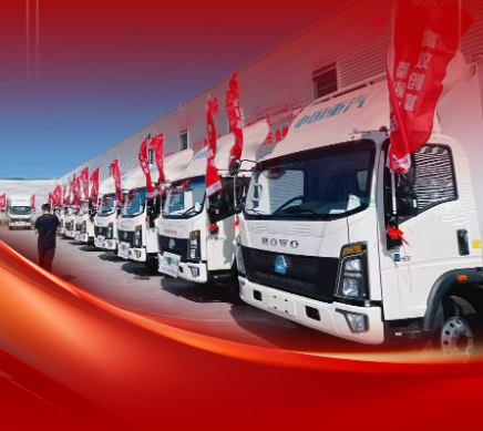 火爆交车！100台HOWO轻卡新能源签约郑州大客户！