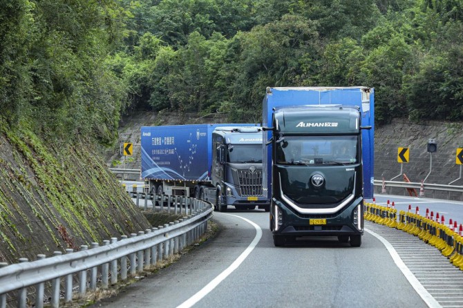 满杯测试 颠簸不倾！欧曼银河全球价值品鉴之旅（混动篇）：“稳”入成都